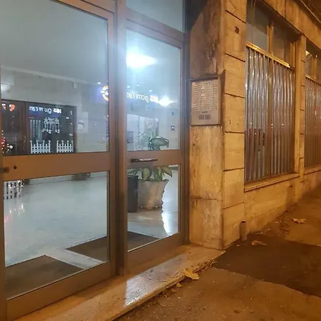 מלון Small Bedroom Vomero's
