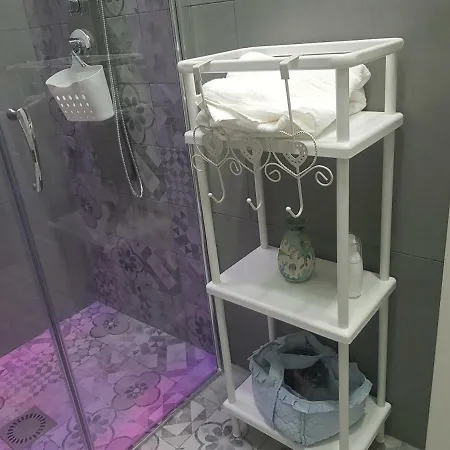 Small Bedroom Vomero's ナポリ