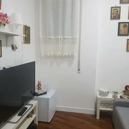 ホテル Small Bedroom Vomero's ナポリ